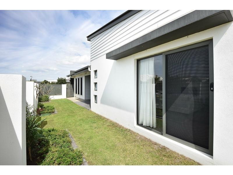 30 Galley Road, Hope Island QLD 4212
