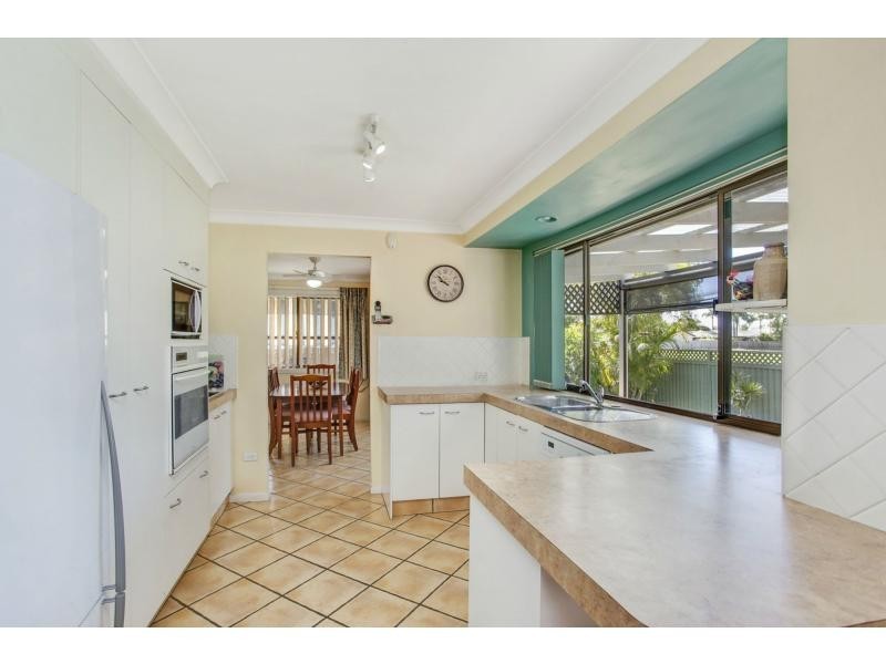 146 Christine Avenue, Burleigh Waters QLD 4220