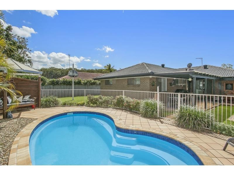 10 Grebe Place, Burleigh Waters QLD 4220