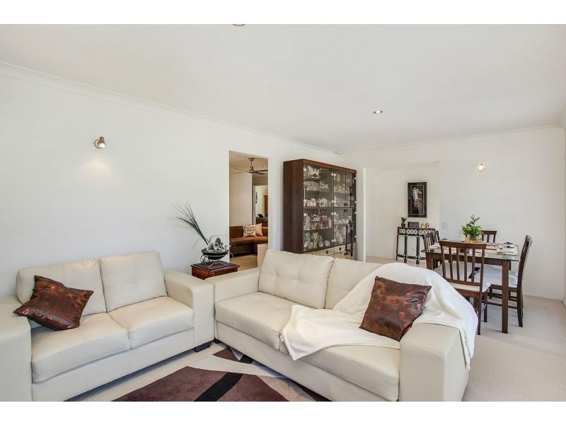10 Grebe Place, Burleigh Waters QLD 4220