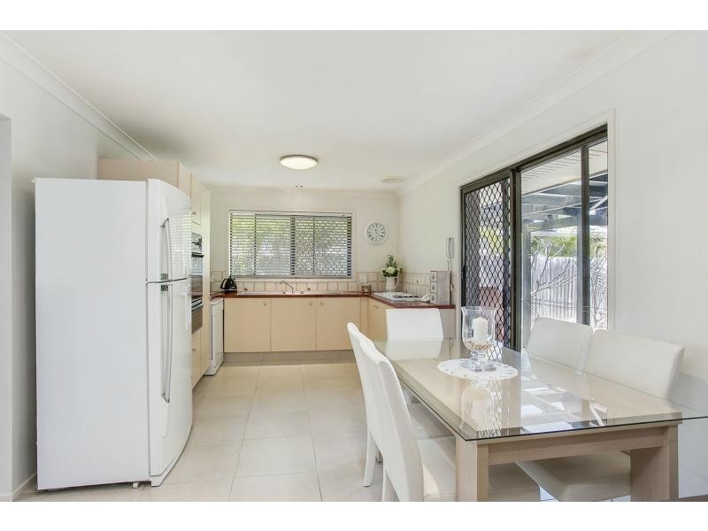 10 Grebe Place, Burleigh Waters QLD 4220