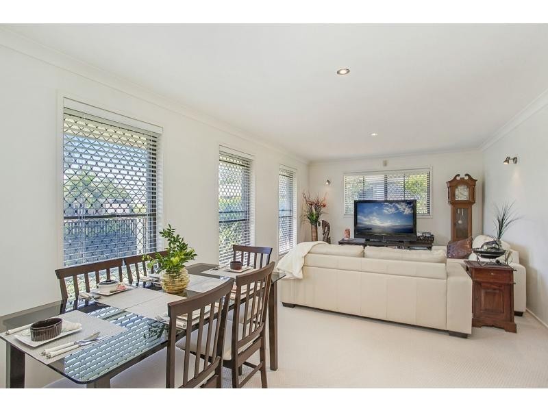 10 Grebe Place, Burleigh Waters QLD 4220