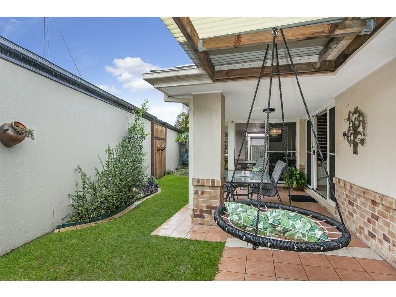 122 Harrier Drive, Burleigh Waters QLD 4220