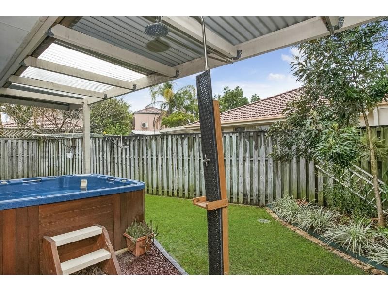 122 Harrier Drive, Burleigh Waters QLD 4220