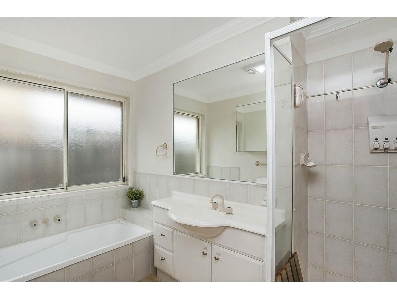 122 Harrier Drive, Burleigh Waters QLD 4220