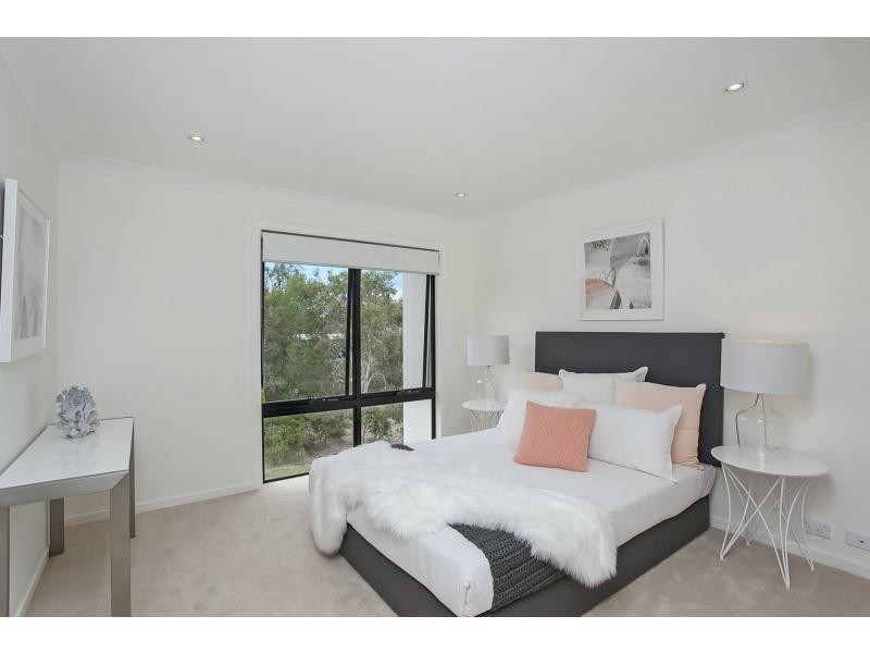 70 Galeen Drive, Burleigh Waters QLD 4220