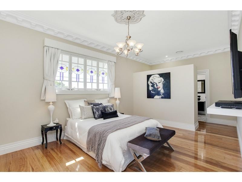 25A Joan Street, Burleigh Heads QLD 4220