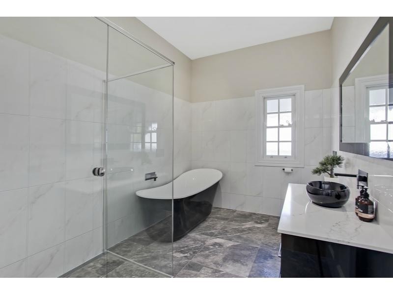 25A Joan Street, Burleigh Heads QLD 4220