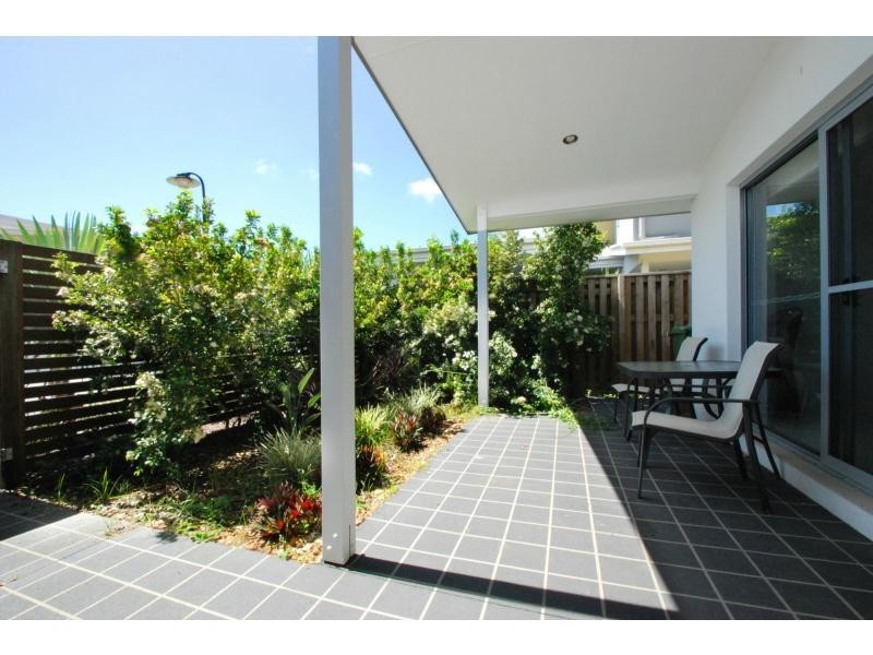 7 Valencia Boulevard, Burleigh Waters QLD 4220