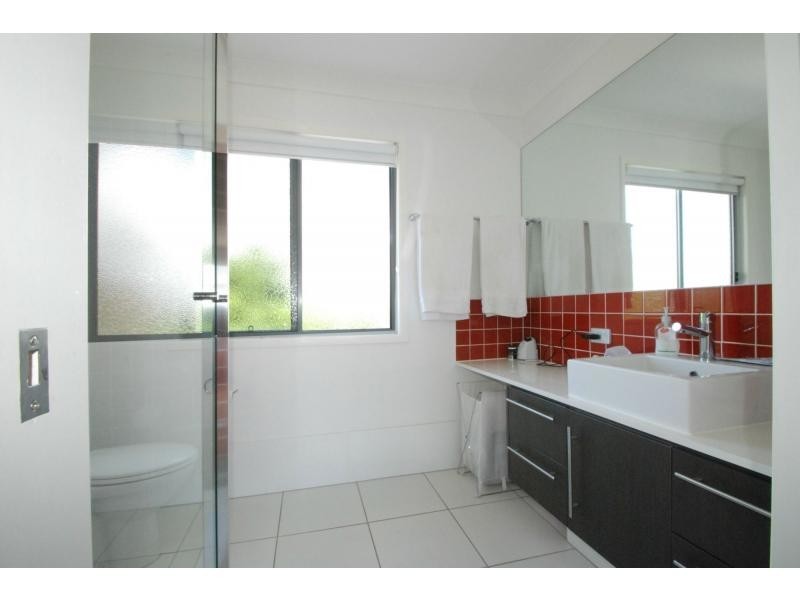 7 Valencia Boulevard, Burleigh Waters QLD 4220