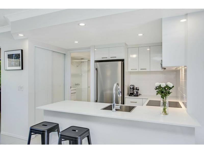 11/4 Mawarra Street, Palm Beach QLD 4221