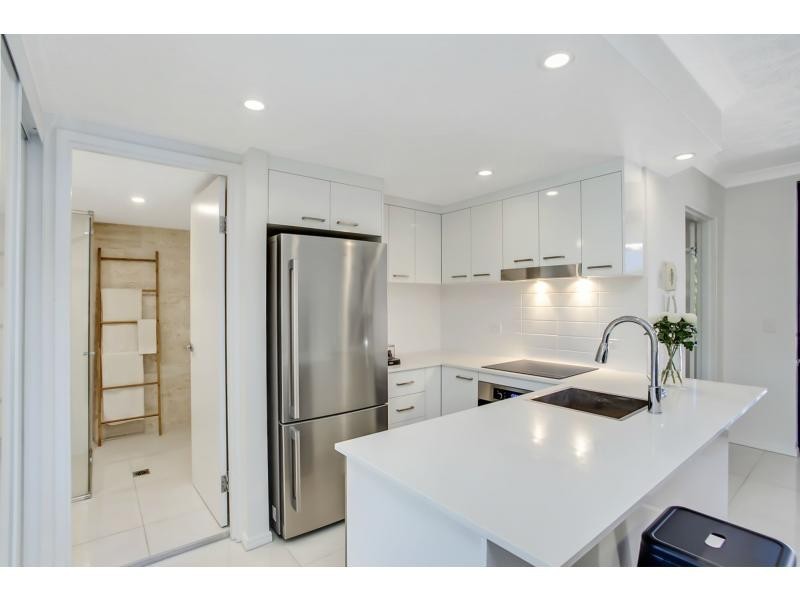 11/4 Mawarra Street, Palm Beach QLD 4221