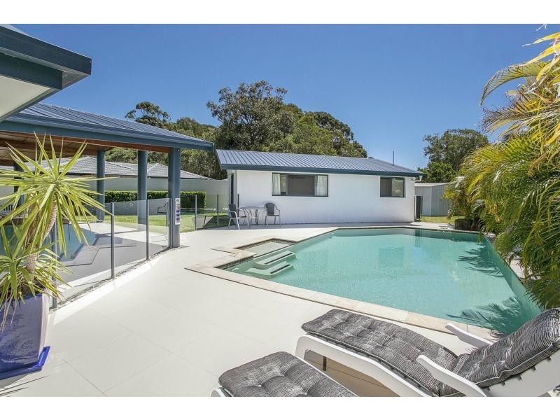 3 Turaco Court, Burleigh Waters QLD 4220