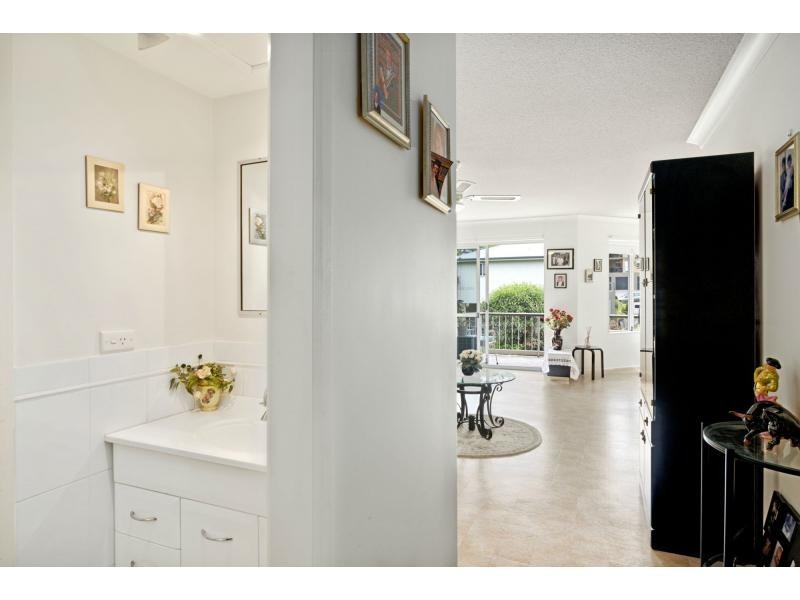 4/11 Hayle Street, Burleigh Heads QLD 4220