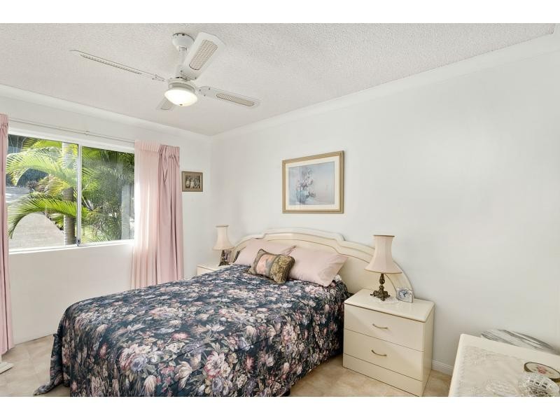 4/11 Hayle Street, Burleigh Heads QLD 4220