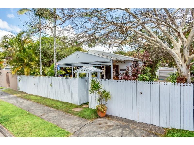 6 Lemana Lane, Burleigh Heads QLD 4220