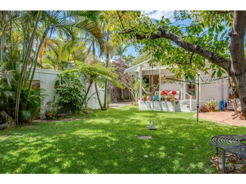 6 Lemana Lane, Burleigh Heads QLD 4220