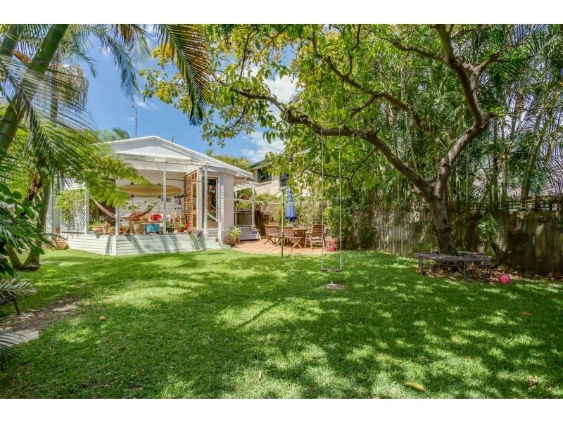 6 Lemana Lane, Burleigh Heads QLD 4220