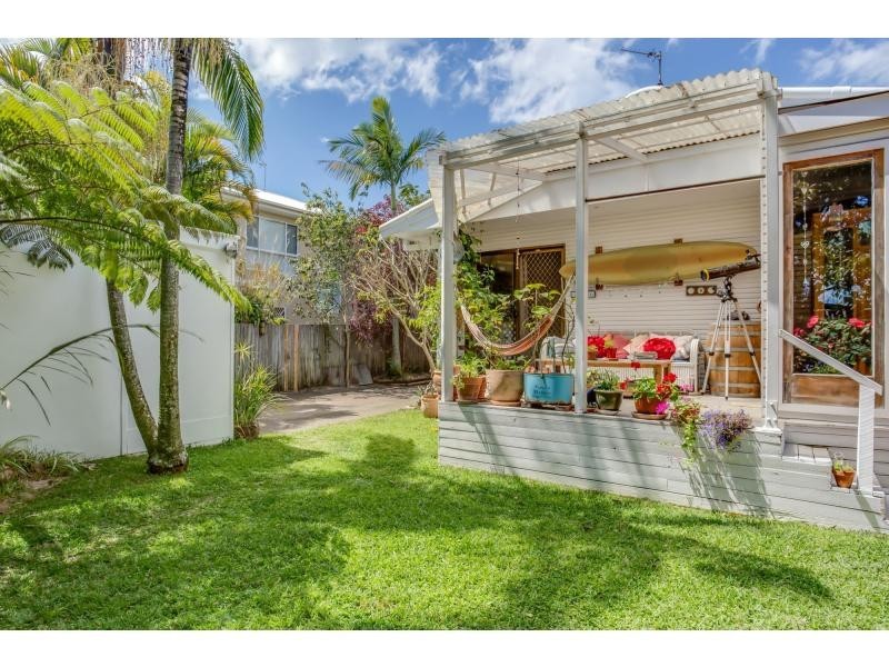 6 Lemana Lane, Burleigh Heads QLD 4220