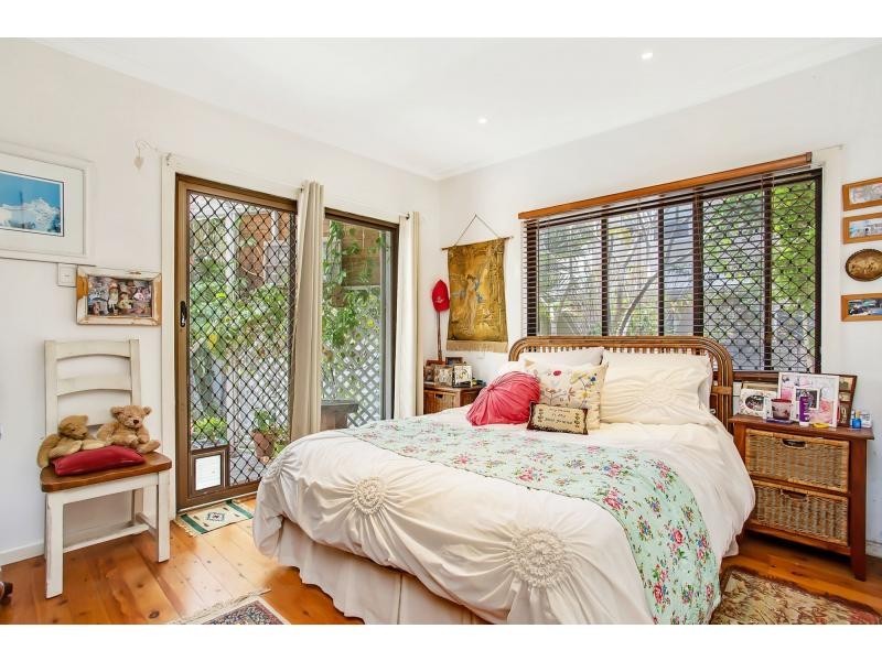 6 Lemana Lane, Burleigh Heads QLD 4220