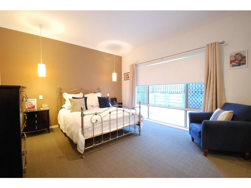 7 York Creek Crescent, Reedy Creek QLD 4227