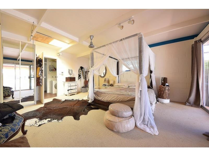 16 Eagle Avenue, Burleigh Heads QLD 4220