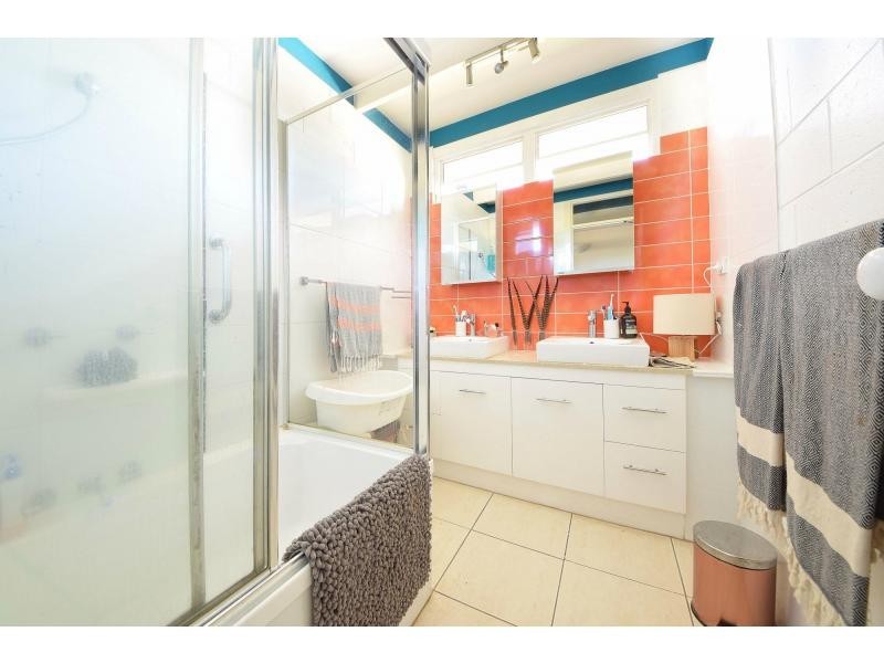 16 Eagle Avenue, Burleigh Heads QLD 4220