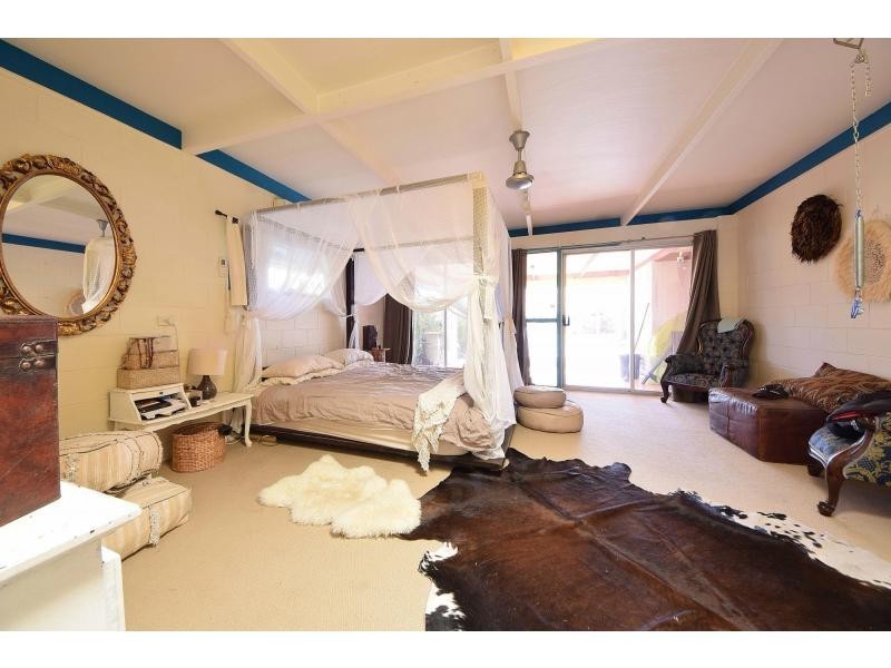 16 Eagle Avenue, Burleigh Heads QLD 4220