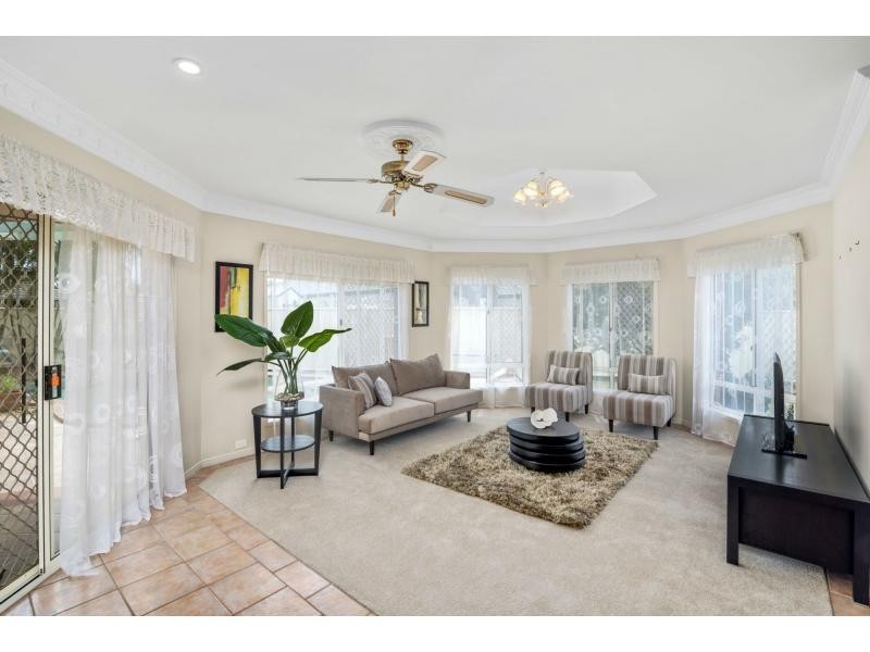 17 Sittella Crescent, Burleigh Waters QLD 4220