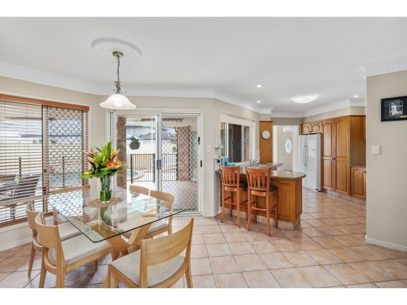 17 Sittella Crescent, Burleigh Waters QLD 4220