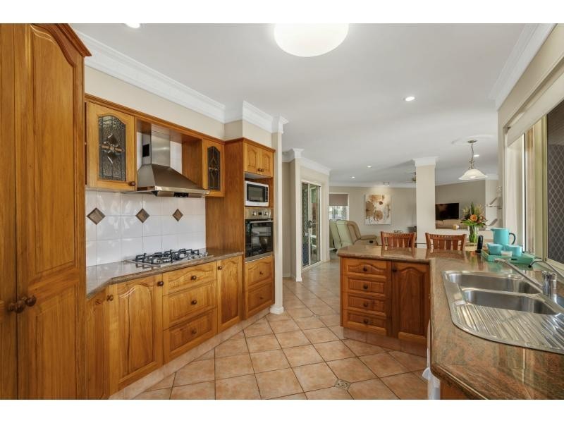 17 Sittella Crescent, Burleigh Waters QLD 4220