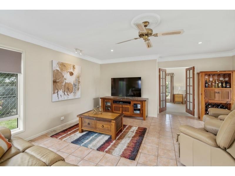 17 Sittella Crescent, Burleigh Waters QLD 4220