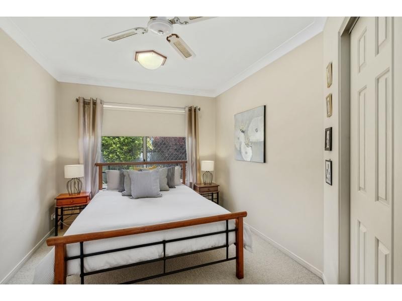 17 Sittella Crescent, Burleigh Waters QLD 4220