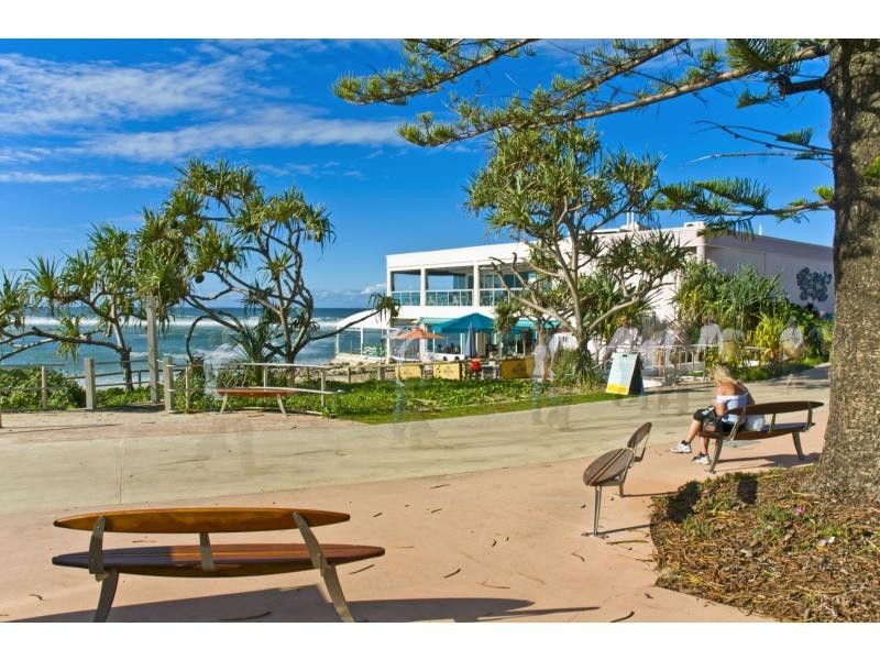 17 Sittella Crescent, Burleigh Waters QLD 4220