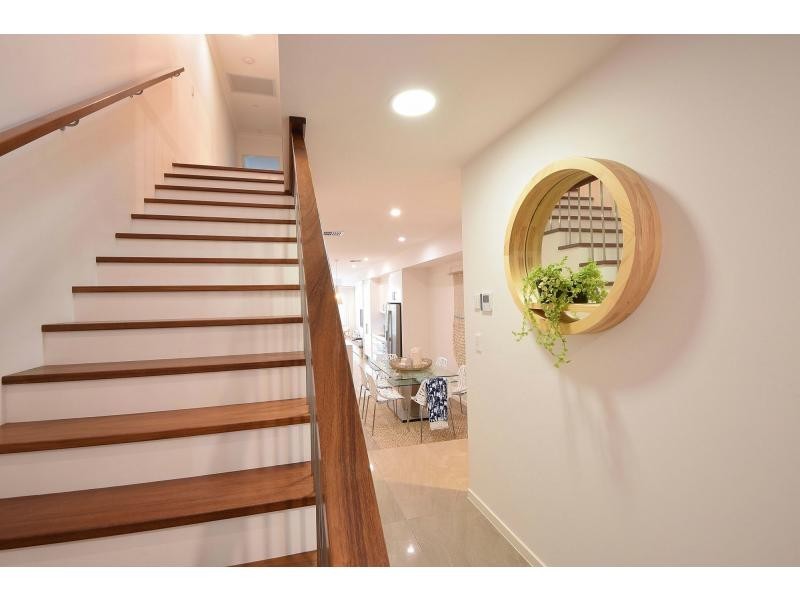 2/17 Stephens Street, Burleigh Heads QLD 4220