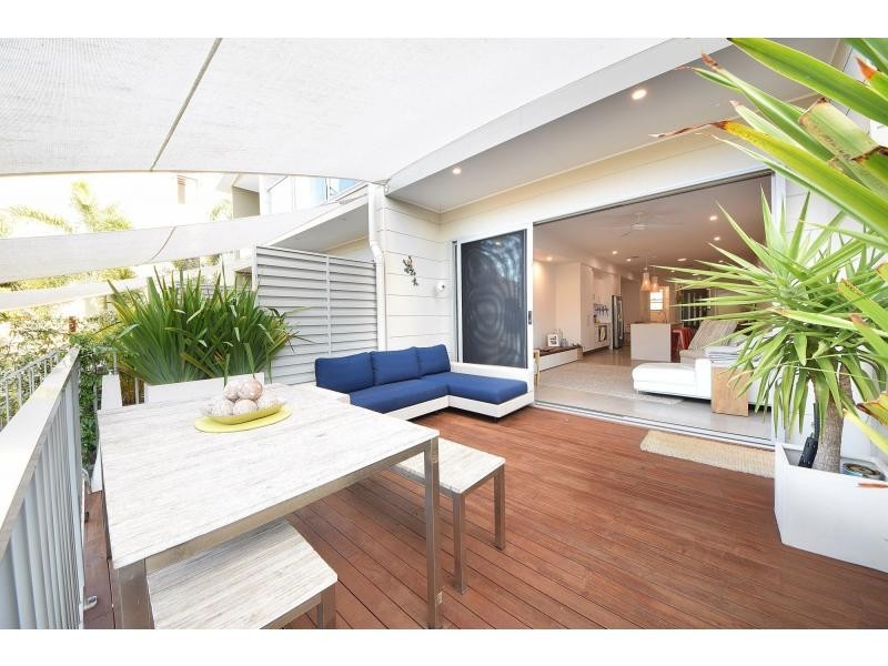 2/17 Stephens Street, Burleigh Heads QLD 4220