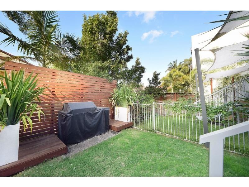 2/17 Stephens Street, Burleigh Heads QLD 4220