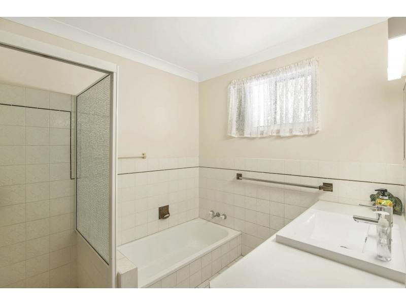 27 Timbertop Mead, Burleigh Heads QLD 4220