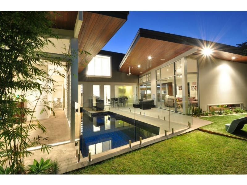 109 Acanthus Avenue, Burleigh Waters QLD 4220