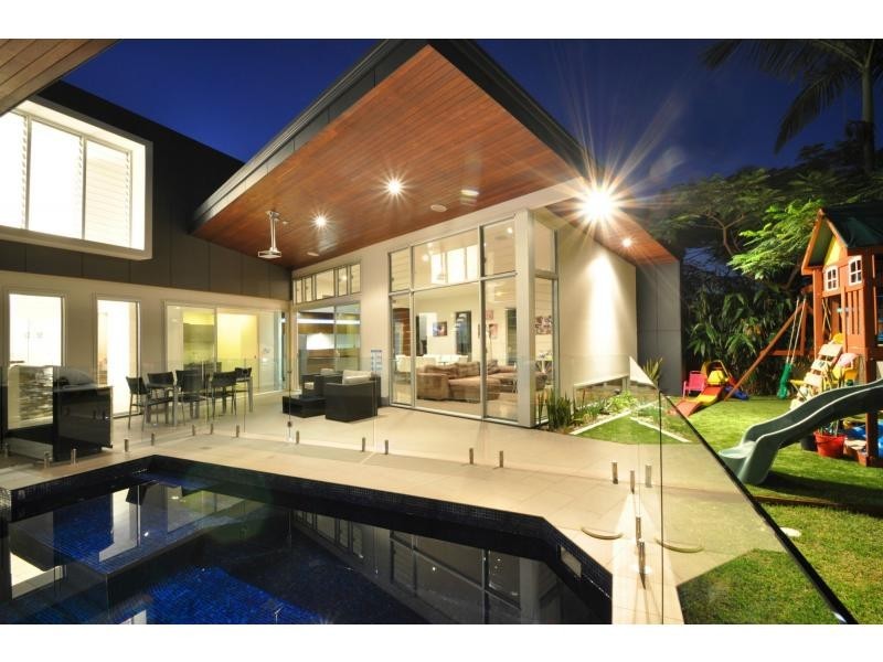 109 Acanthus Avenue, Burleigh Waters QLD 4220