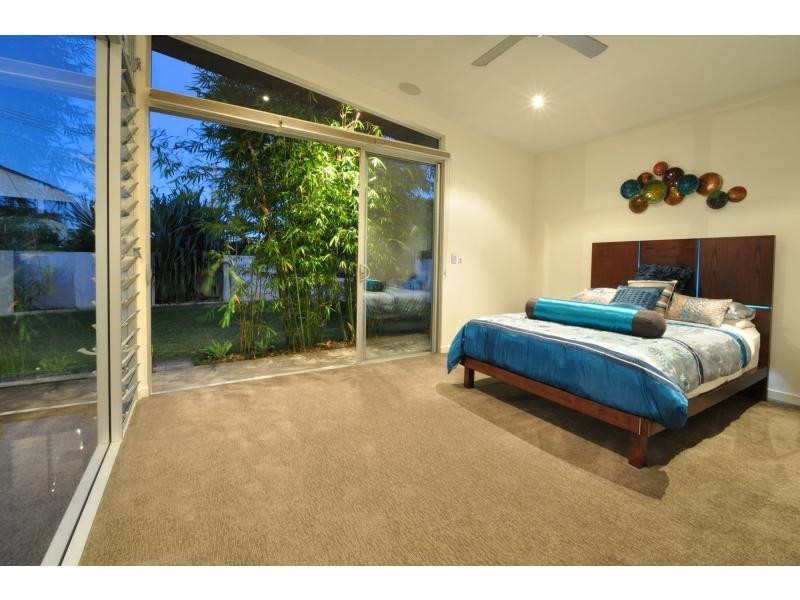 109 Acanthus Avenue, Burleigh Waters QLD 4220