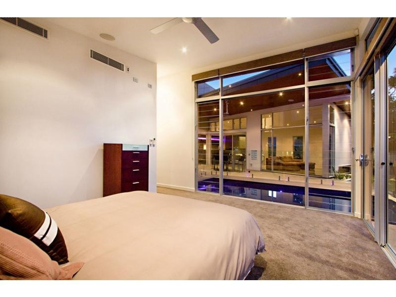 109 Acanthus Avenue, Burleigh Waters QLD 4220