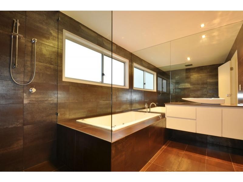 109 Acanthus Avenue, Burleigh Waters QLD 4220