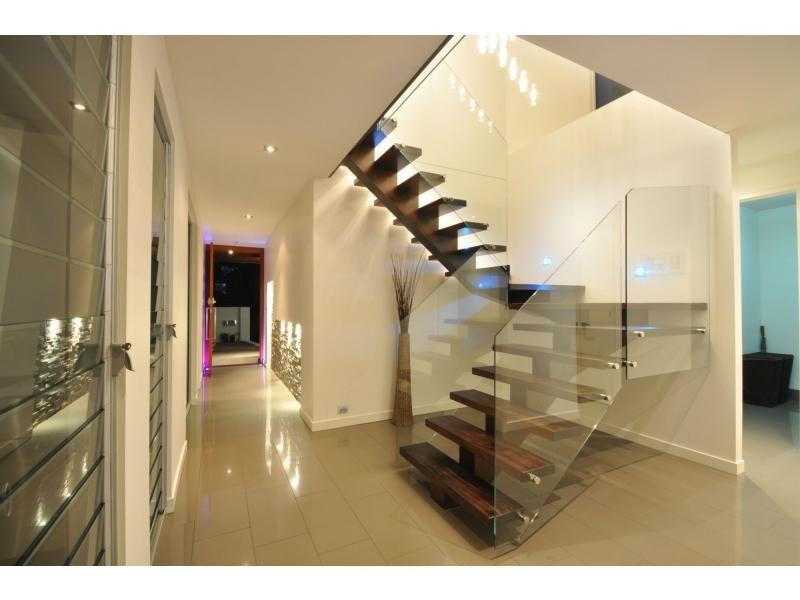 109 Acanthus Avenue, Burleigh Waters QLD 4220