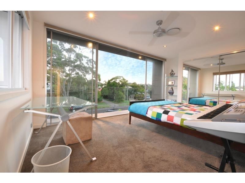 109 Acanthus Avenue, Burleigh Waters QLD 4220