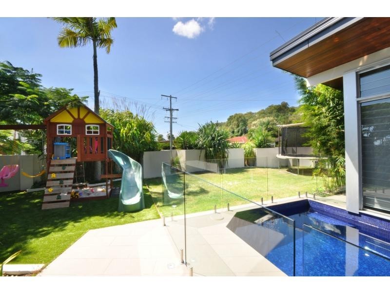 109 Acanthus Avenue, Burleigh Waters QLD 4220