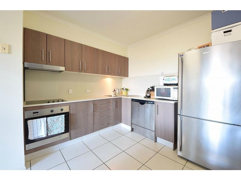 6/2104 Gold Coast Highway, Miami QLD 4220