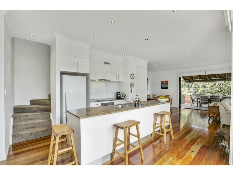 2/44 Dawn Parade, Miami QLD 4220