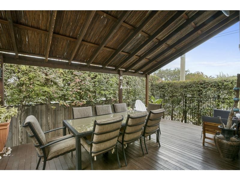 2/44 Dawn Parade, Miami QLD 4220