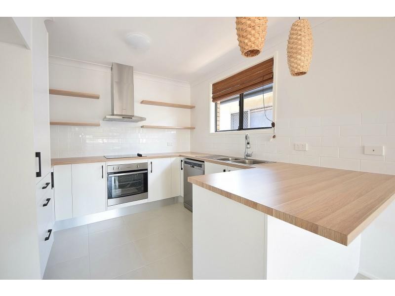 76 Chainey Avenue, Miami QLD 4220